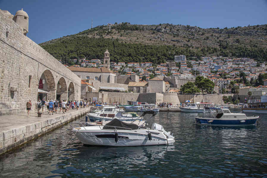 Croacia - Dubrovnik 098 - puerto antiguo.jpg